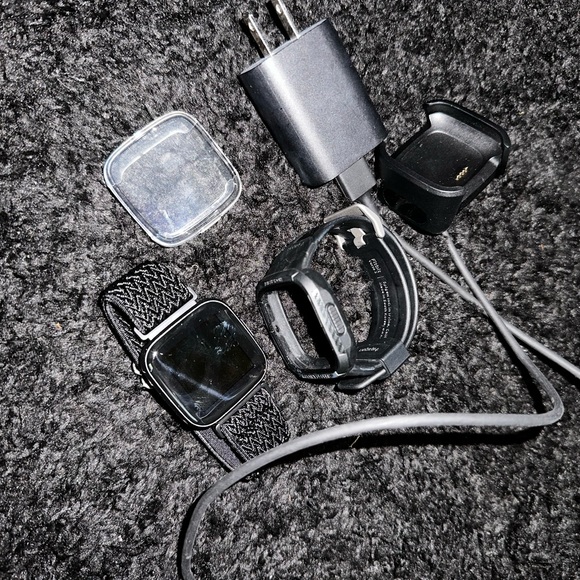 Fit bit versa 2 - Picture 2 of 5